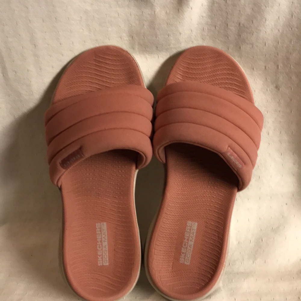 Skechers On The Go Peach Color Slip Ons -Size 5